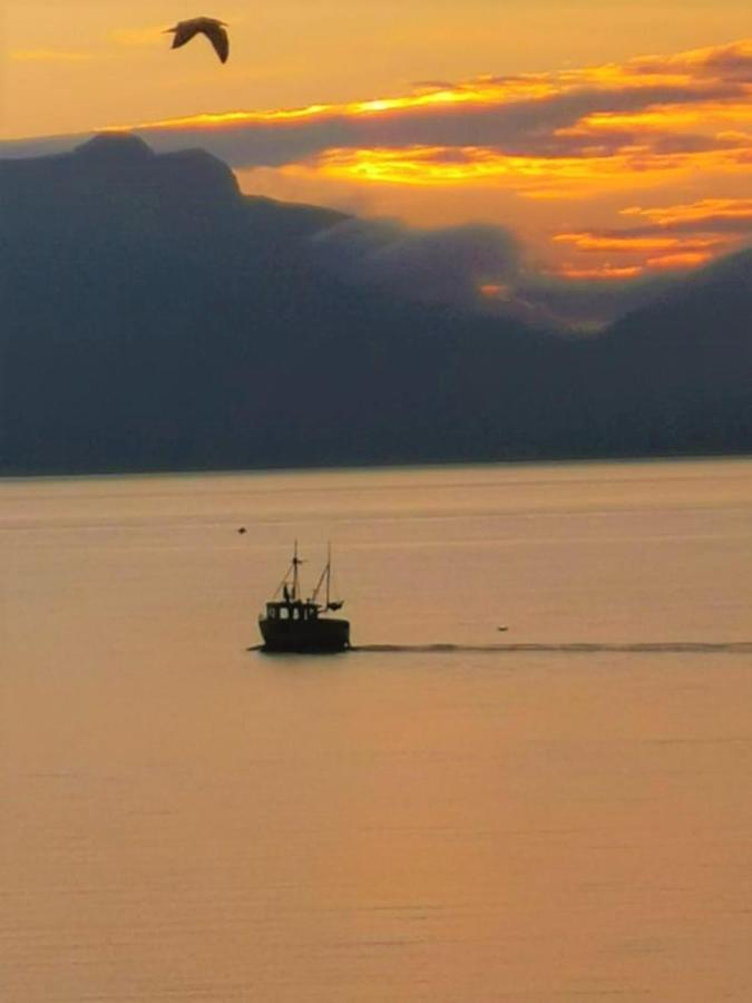 Feriehus Ved Sjoen Tomra ภายนอก รูปภาพ